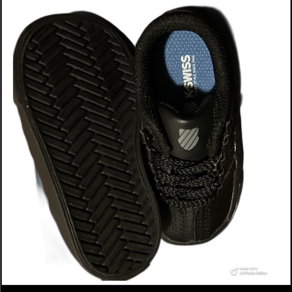 K-Swiss Black Sneakers with Breathable Mesh and Thick Sole